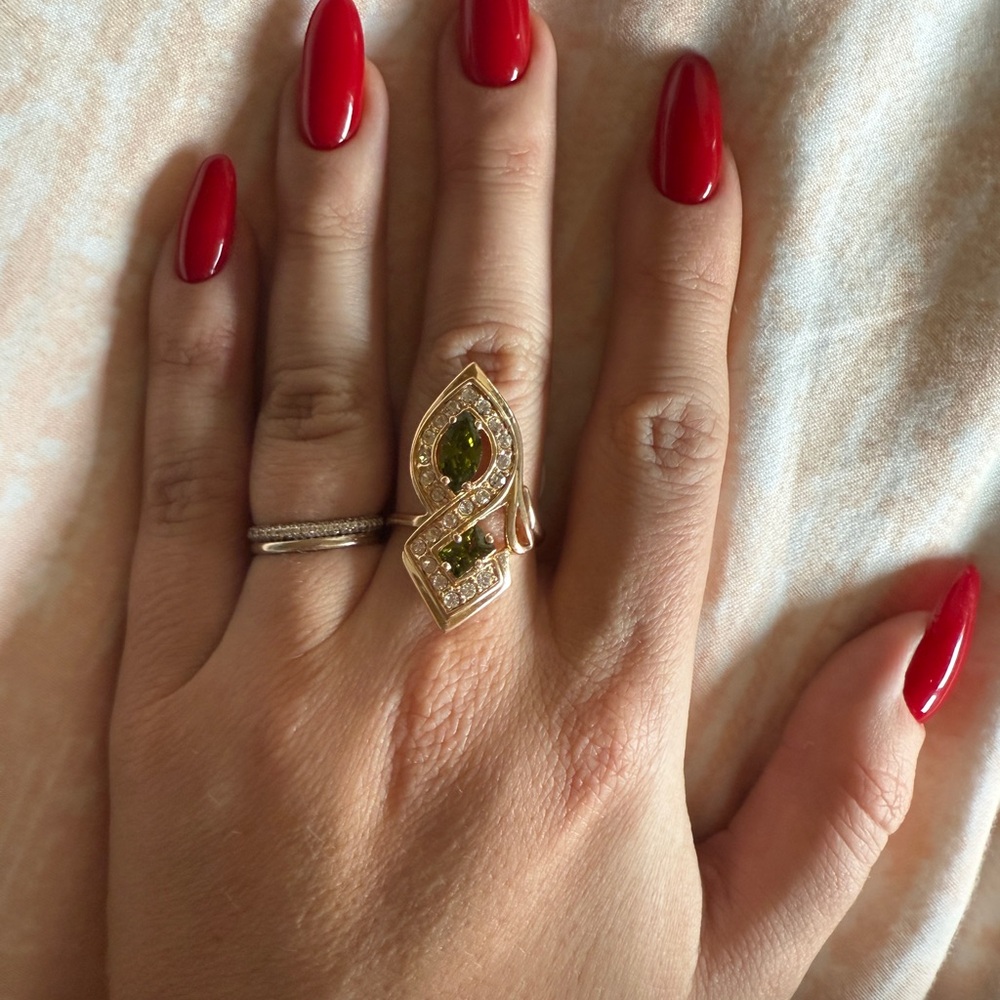 Ornate Gold and Green Leaf-Inspired Ring
